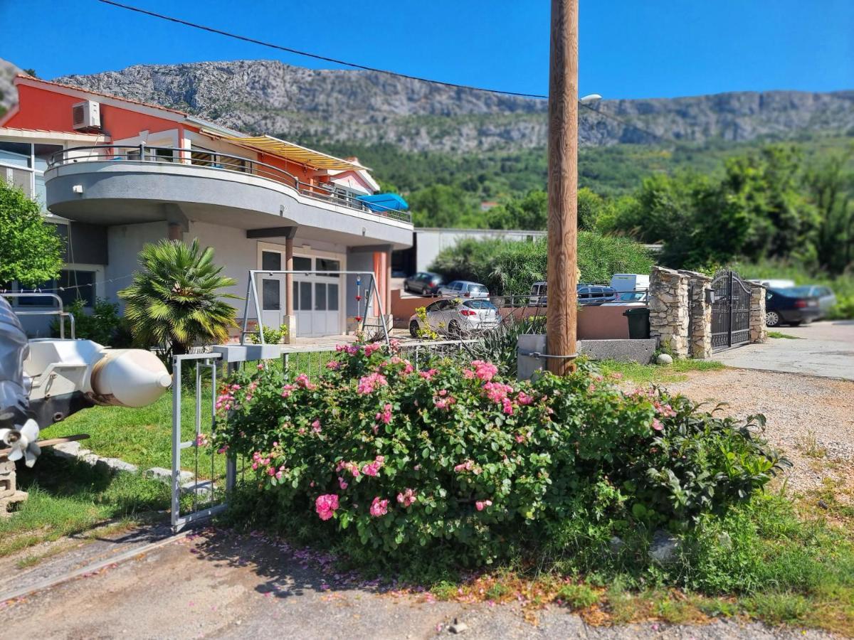 Guest House Klara Solin Exterior foto