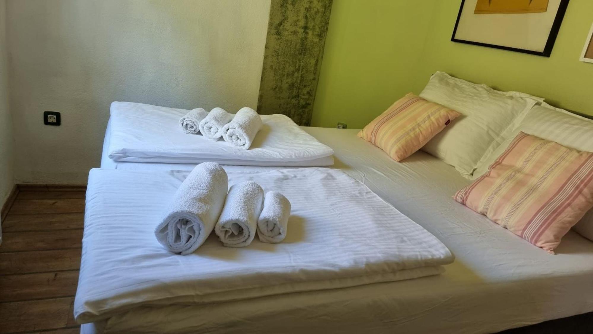 Guest House Klara Solin Exterior foto